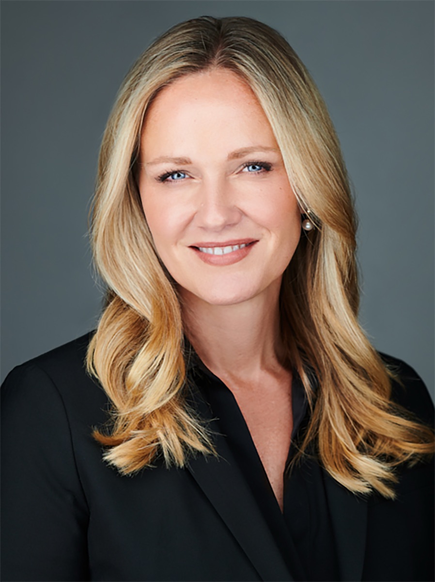 Amanda Bosse Professional Headshot